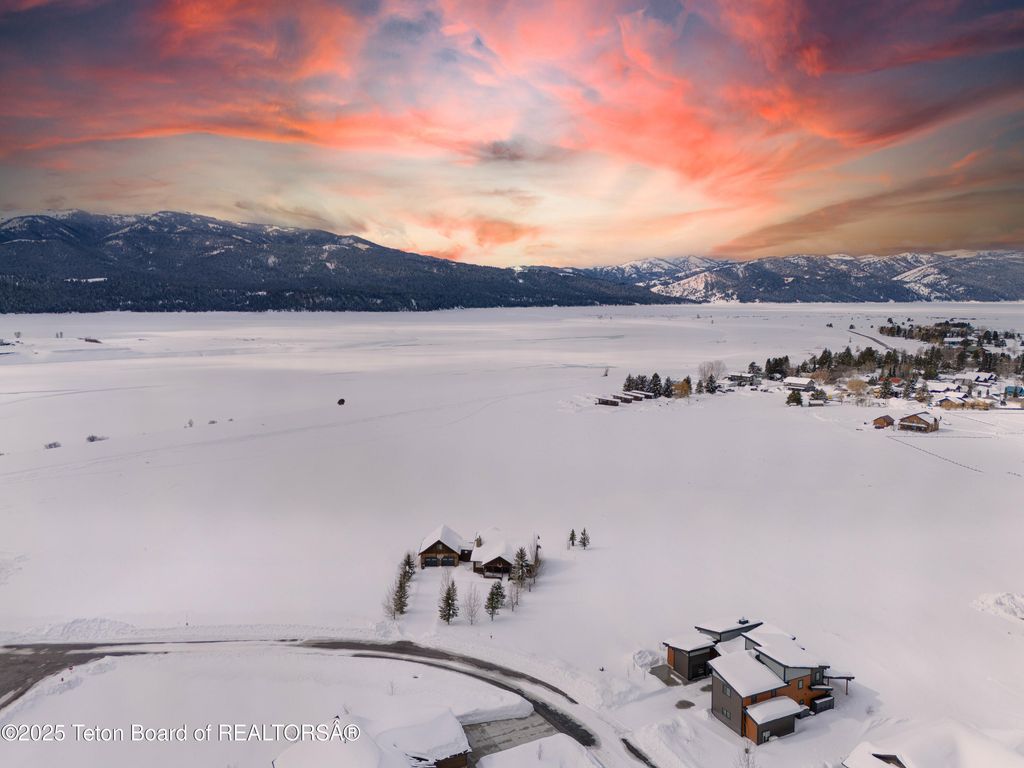 LAKE CABIN Drive, Alpine, WY 83128 photo 18