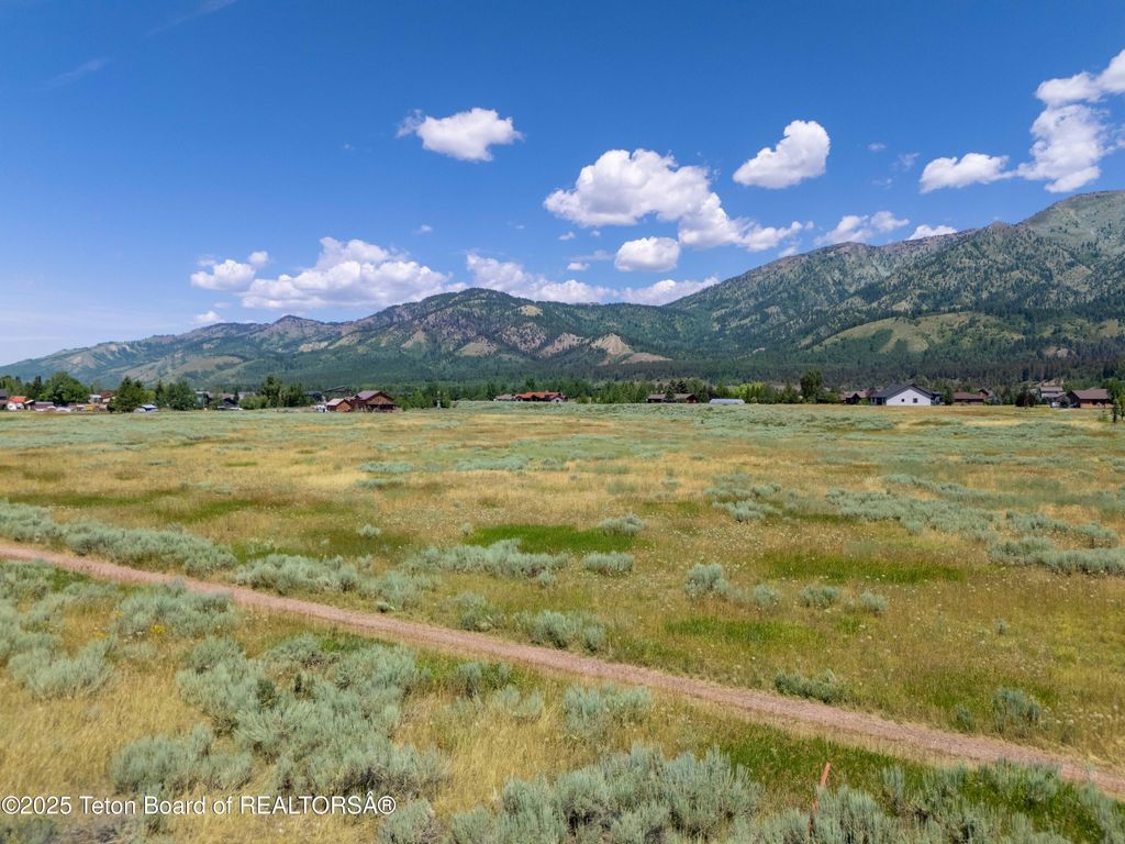 LAKE CABIN Drive, Alpine, WY 83128 photo 4