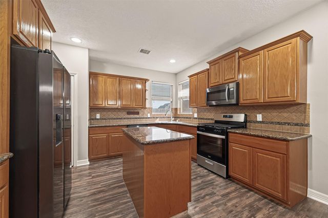 14006 Martinique Lane, Mont Belvieu, TX 77523