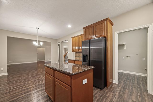 14006 Martinique Lane, Mont Belvieu, TX 77523