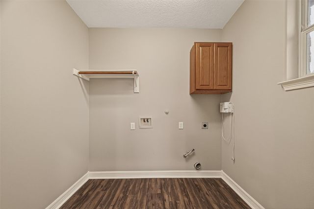 14006 Martinique Lane, Mont Belvieu, TX 77523