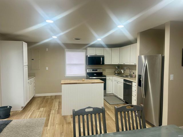 4025 Carl Street, Woodburn, IN 46797
