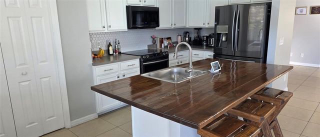 520 CRESTING OAK CIRCLE 6, Orlando, FL 32824