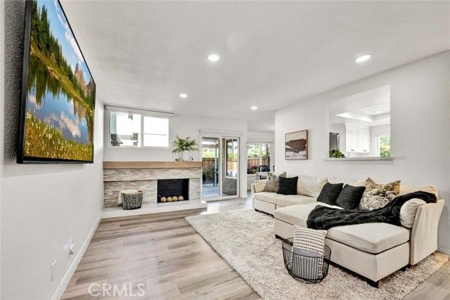 6512 E Camino Vista 6, Anaheim, CA 92807