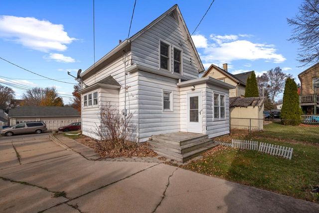 507 N Catalpa STREET, Port Washington, WI 53074