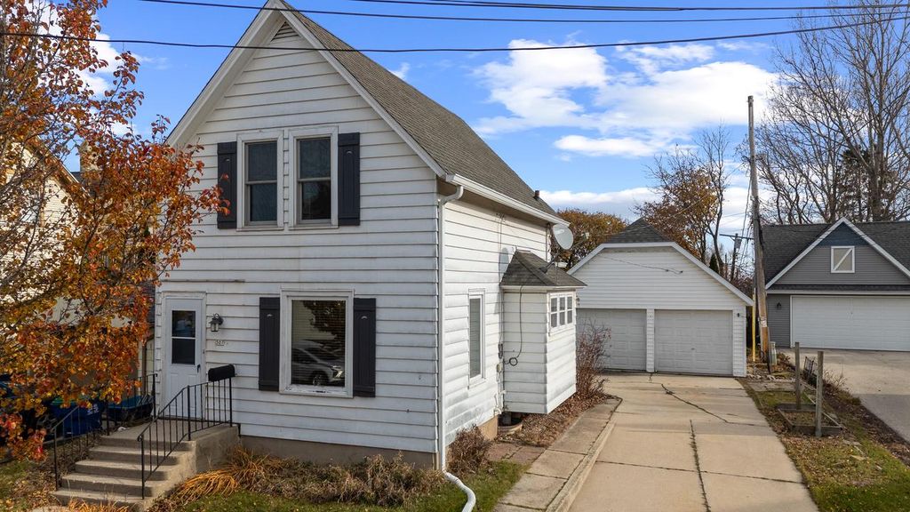 507 N Catalpa STREET, Port Washington, WI 53074