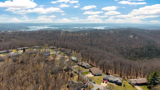 52 Northwoods Drive, Kimberling City, MO 65686