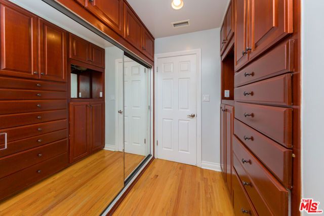 9808 Hillgreen Place, Beverly Hills, CA 90212