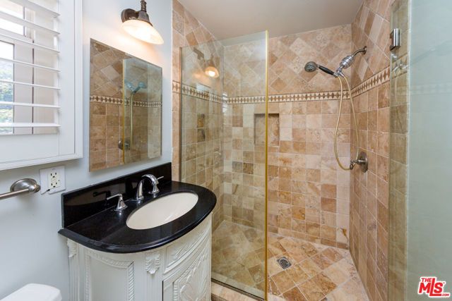 9808 Hillgreen Place, Beverly Hills, CA 90212