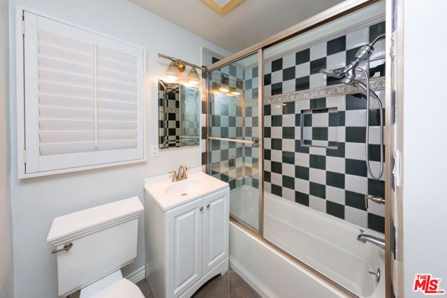 9808 Hillgreen Place, Beverly Hills, CA 90212