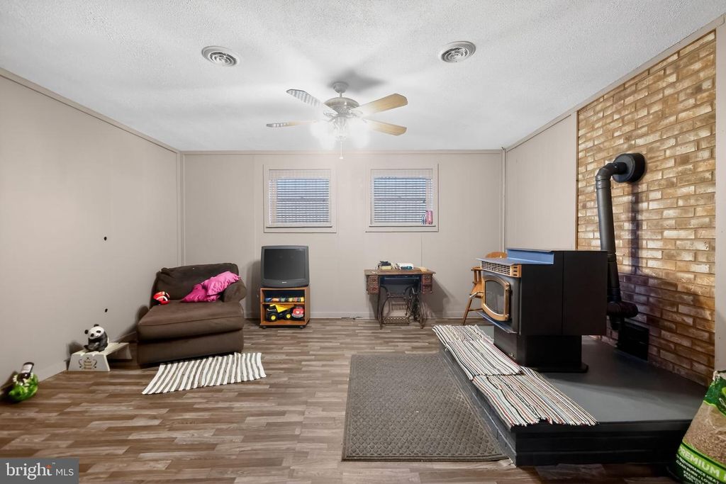 Image 6 of property listing at 17006 MOUNT SAVAGE RD NW, Frostburg, MD 21532