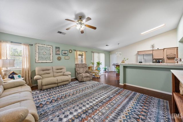 10202 Pinnacle Ridge Avenue, Bakersfield, CA 93311