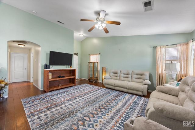 10202 Pinnacle Ridge Avenue, Bakersfield, CA 93311
