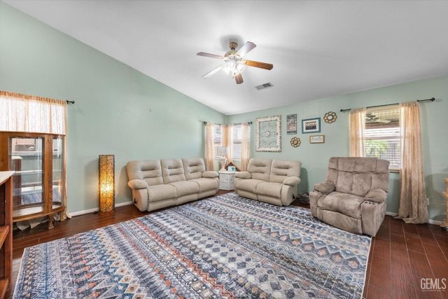 10202 Pinnacle Ridge Avenue, Bakersfield, CA 93311