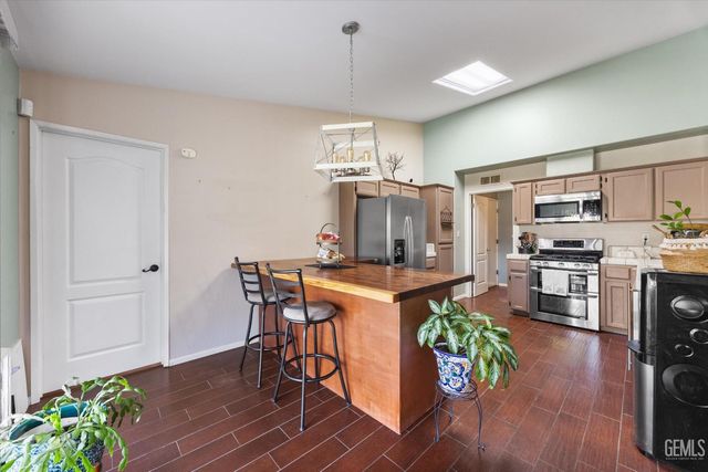 10202 Pinnacle Ridge Avenue, Bakersfield, CA 93311