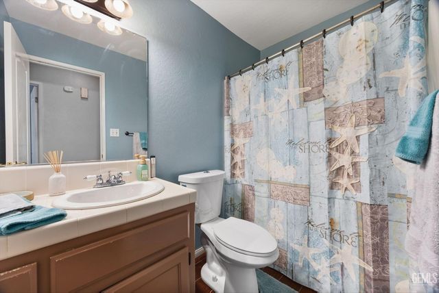 10202 Pinnacle Ridge Avenue, Bakersfield, CA 93311