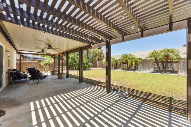 10202 Pinnacle Ridge Avenue, Bakersfield, CA 93311