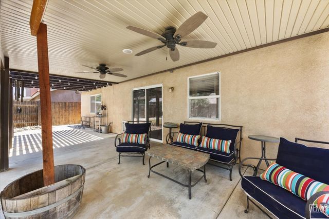 10202 Pinnacle Ridge Avenue, Bakersfield, CA 93311
