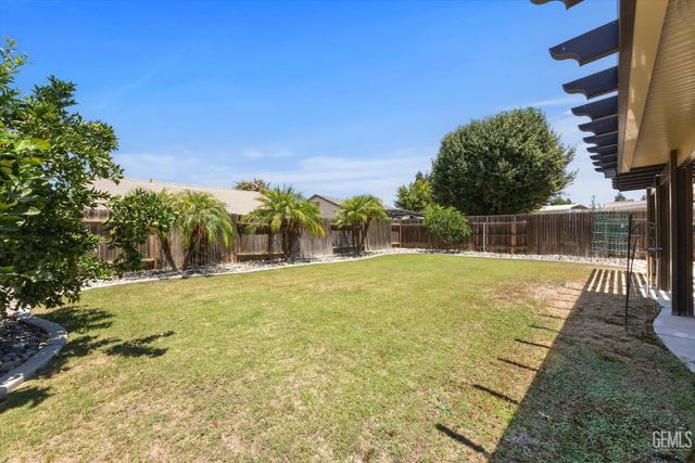 10202 Pinnacle Ridge Avenue, Bakersfield, CA 93311