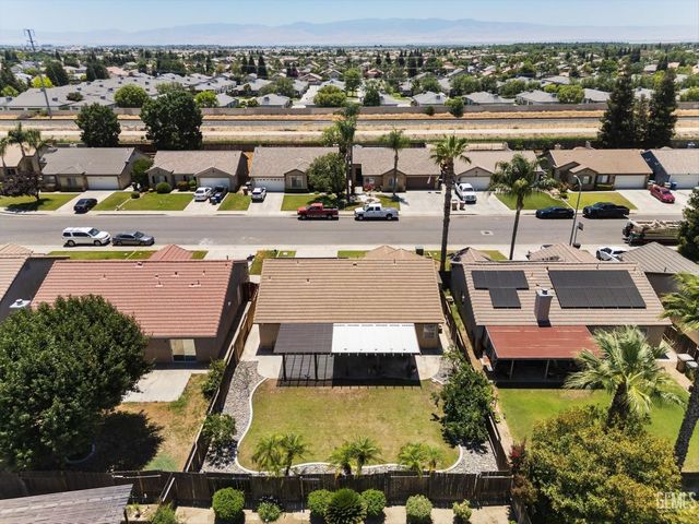 10202 Pinnacle Ridge Avenue, Bakersfield, CA 93311