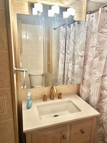 8300 SEMINOLE BOULEVARD 241, Seminole, FL 33772