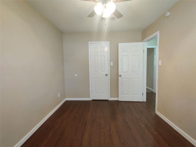 1003 Dyche Lane, Alvin, TX 77511