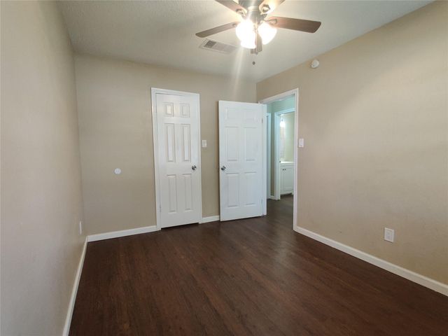 1003 Dyche Lane, Alvin, TX 77511