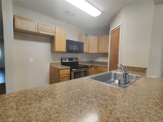 1003 Dyche Lane, Alvin, TX 77511