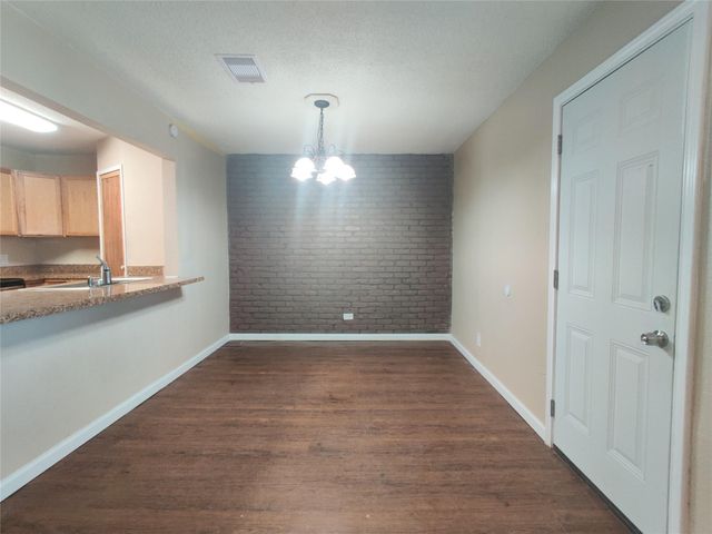 1003 Dyche Lane, Alvin, TX 77511