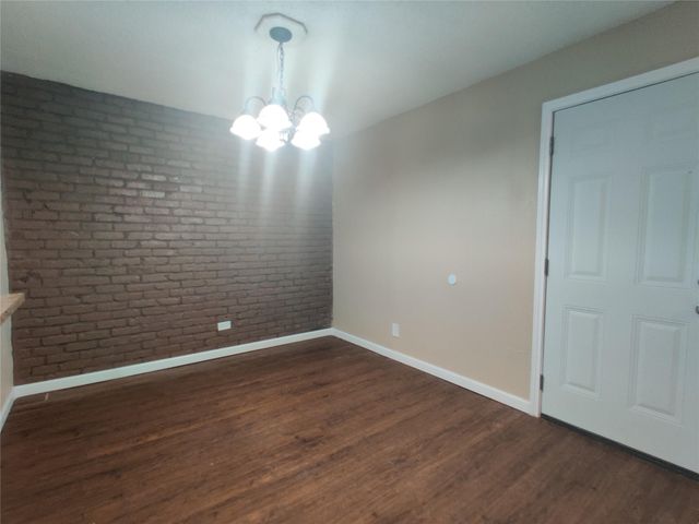 1003 Dyche Lane, Alvin, TX 77511