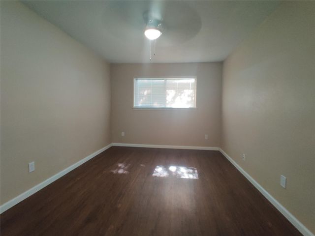 1003 Dyche Lane, Alvin, TX 77511