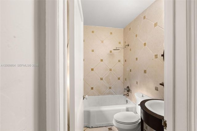 1431 Algeria Ave, Coral Gables, FL 33134