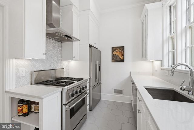 322 2ND ST SE, Washington, DC 20003