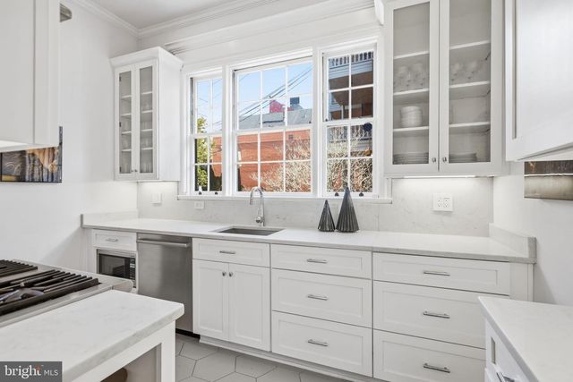 322 2ND ST SE, Washington, DC 20003