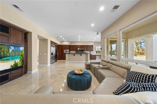 17 Oakmont Drive, Rancho Mirage, CA 92270