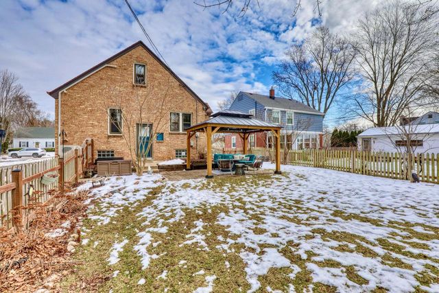 5739 S 113th STREET, Hales Corners, WI 53130