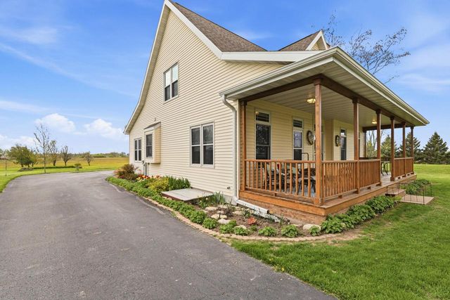 W8990 Sharratt ROAD, Van Dyne, WI 54979