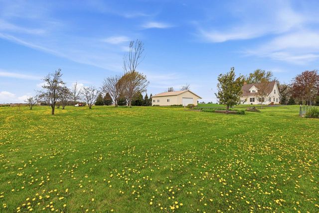 W8990 Sharratt ROAD, Van Dyne, WI 54979