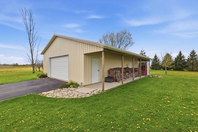 W8990 Sharratt ROAD, Van Dyne, WI 54979