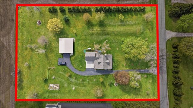 W8990 Sharratt ROAD, Van Dyne, WI 54979