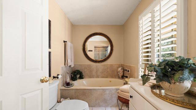 217 Yacht Club Drive, Fort Walton Beach, FL 32548