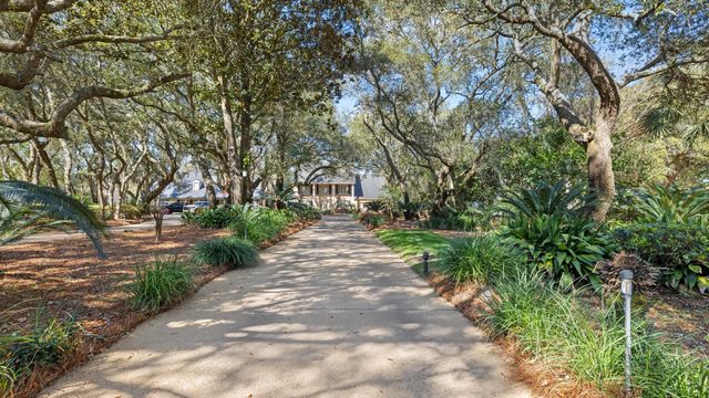 217 Yacht Club Drive, Fort Walton Beach, FL 32548