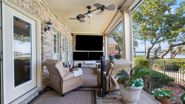 217 Yacht Club Drive, Fort Walton Beach, FL 32548