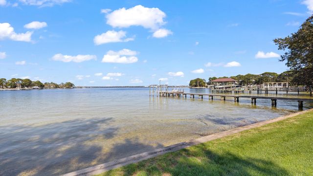 217 Yacht Club Drive, Fort Walton Beach, FL 32548