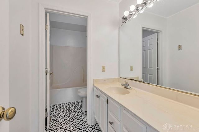 250 Winter Creek Court, Englewood, OH 45322