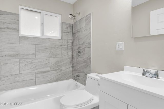 3945 E Glenn Street, Tucson, AZ 85712