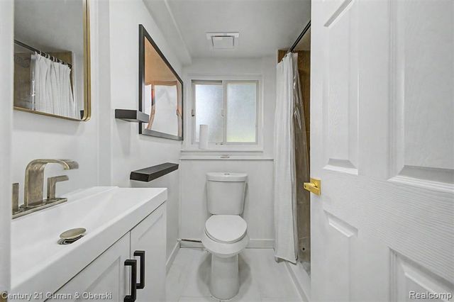33223 Lynx Street, Westland, MI 48185