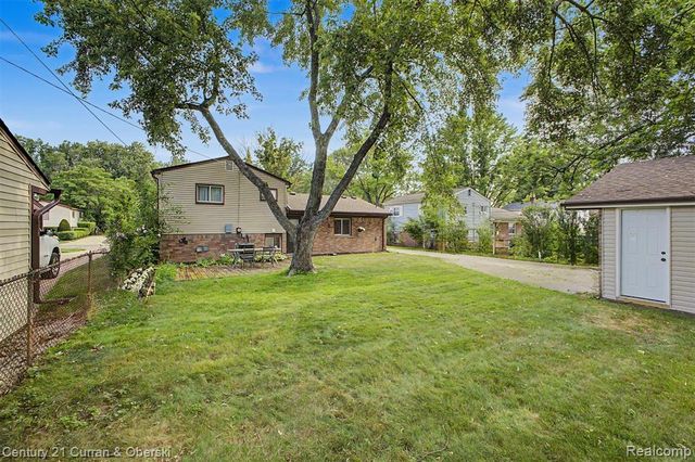 33223 Lynx Street, Westland, MI 48185