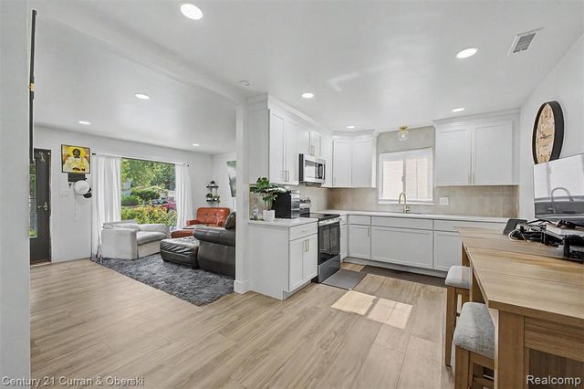 33223 Lynx Street, Westland, MI 48185