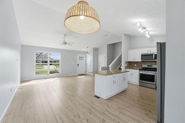 6408 Pinefield Drive, Hilliard, OH 43026